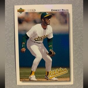 Vintage 1992 Upper Deck Oakland Athletics Baseball Card #494 Ernest Riles